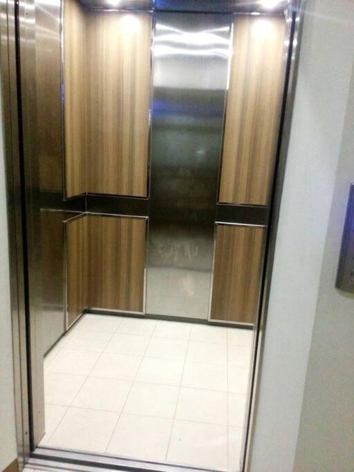 George 2br Netflix Pool Wi-fi Trees Residences Qc * Manila
