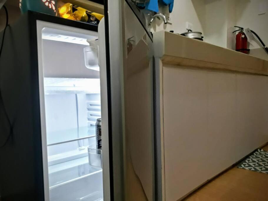George 2br Netflix Pool Wi-fi Trees Residences Qc Apartment