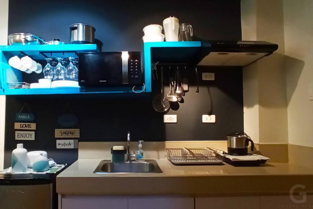 George 2br Netflix Pool Wi-fi Trees Residences Qc *