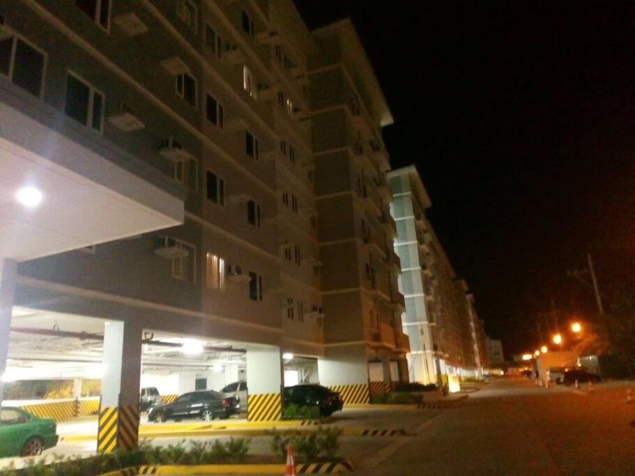 George 2br Netflix Pool Wi-fi Trees Residences Qc *