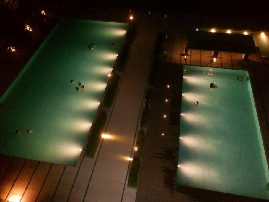 George 2br Netflix Pool Wi-fi Trees Residences Qc *