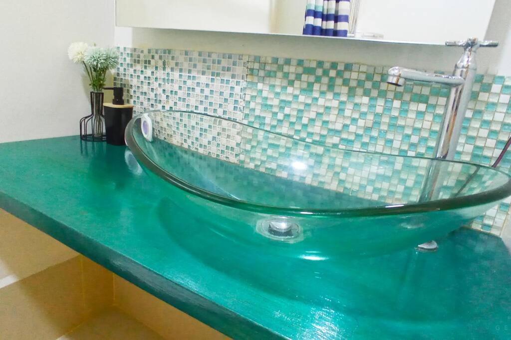 Apartment George 2br Netflix Pool Wi-fi Trees Residences Qc