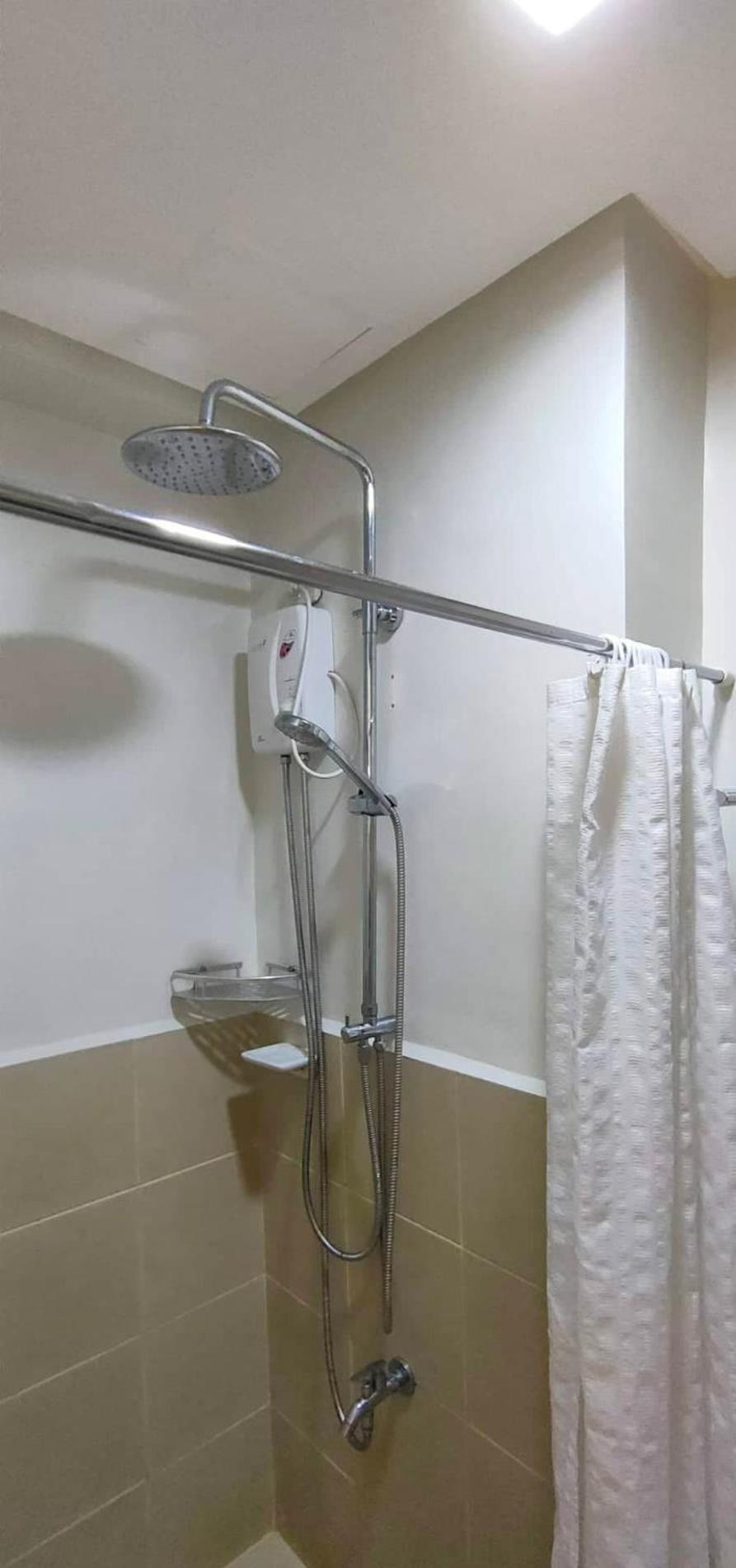 George 2br Netflix Pool Wi-fi Trees Residences Qc Apartment *