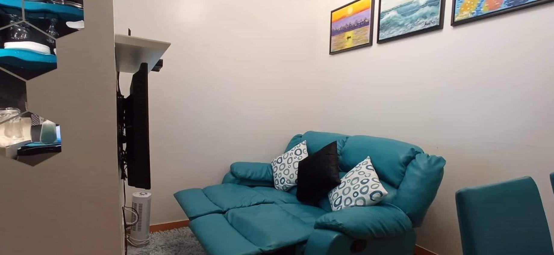 George 2br Netflix Pool Wi-fi Trees Residences Qc Apartment Manila