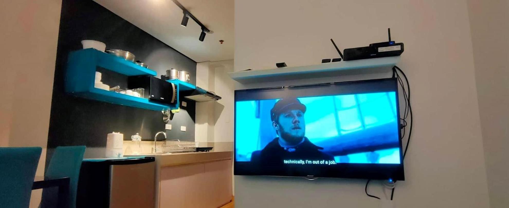 George 2br Netflix Pool Wi-fi Trees Residences Qc Apartment Manila