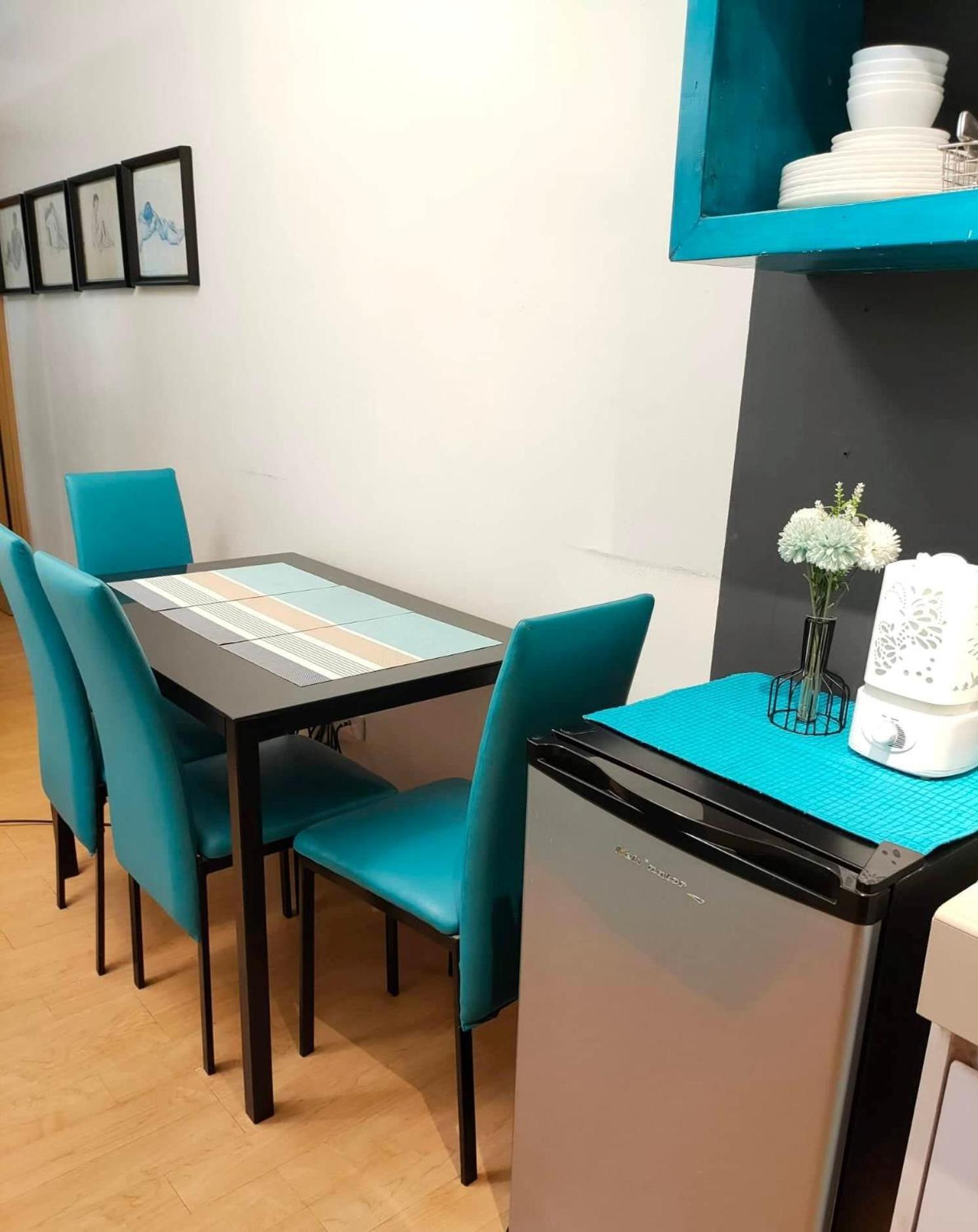 George 2br Netflix Pool Wi-fi Trees Residences Qc *