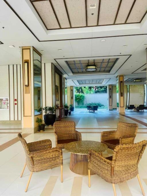 The-hide Out By R&r Apartment Manila
