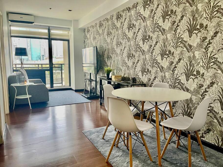 Gramercy Residences Classy Scandi One-bedroom With View *