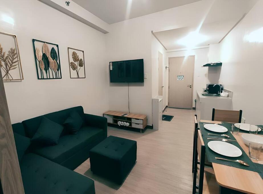 #9 Trees Residences Apartment Manila