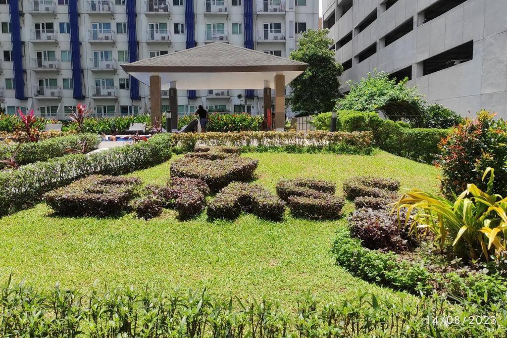 #84 Fern Residences Tower 4-40th Apartment