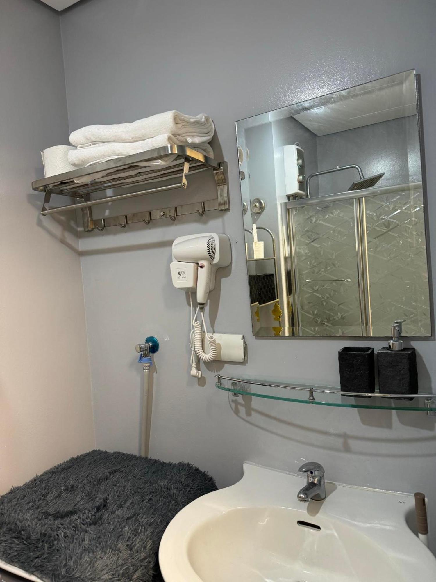 Ac Condotel @ Smdc Light Residences * Manila