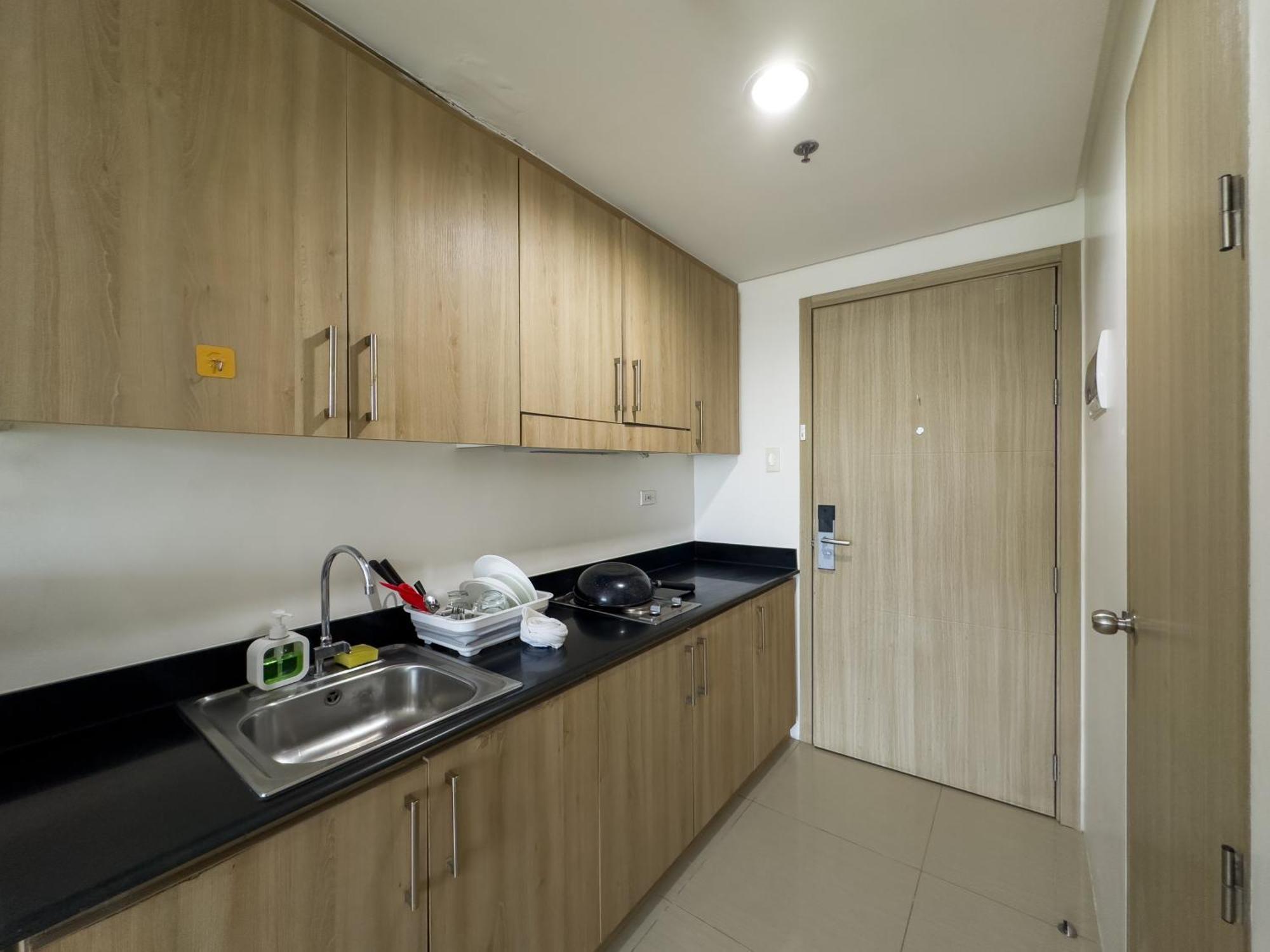 Gemstonebr In Smdc Shore Residences Apartment Manila