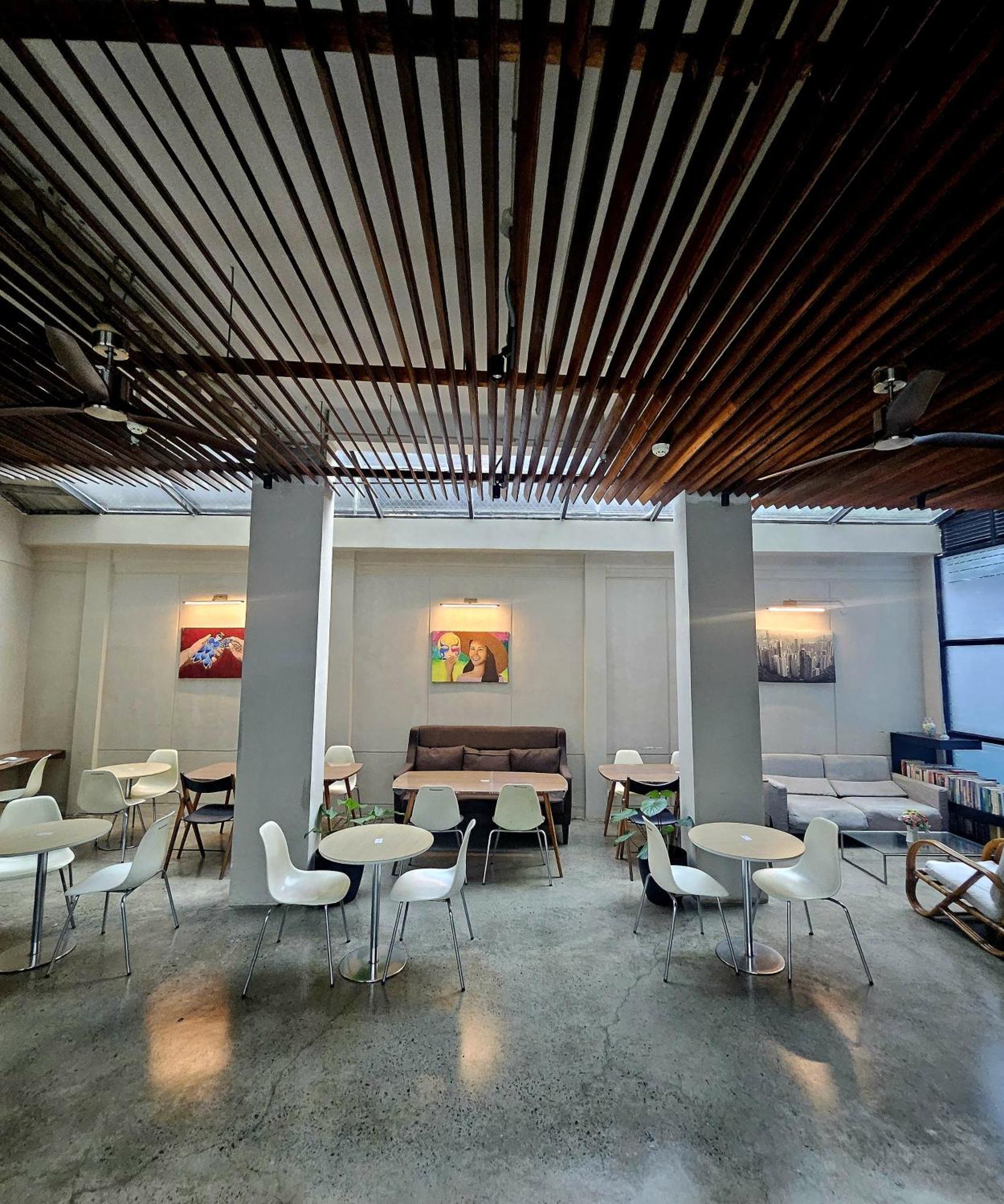Monchere Manila