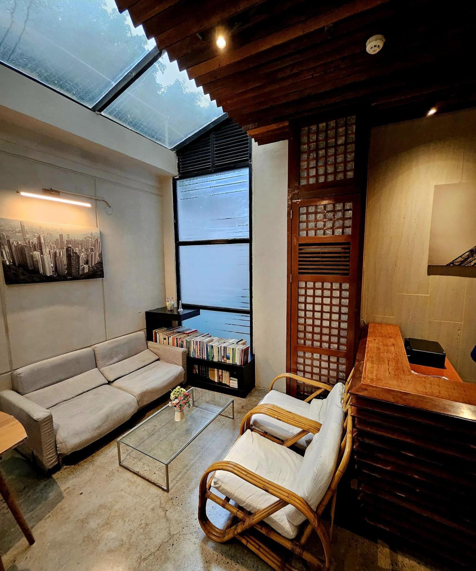 Monchere Hotel *