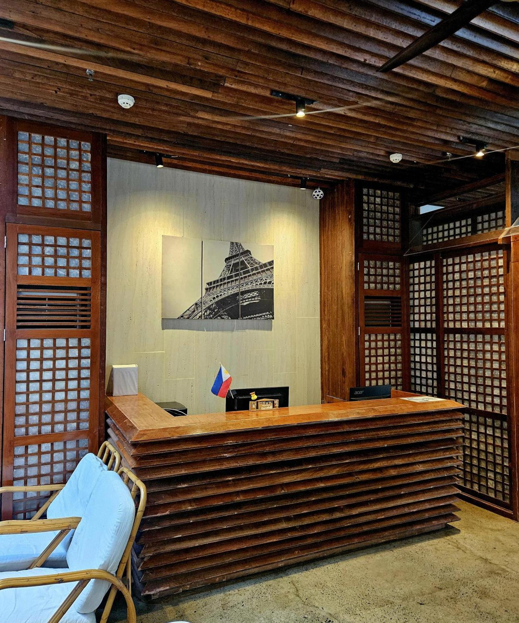 Monchere Hotel Manila