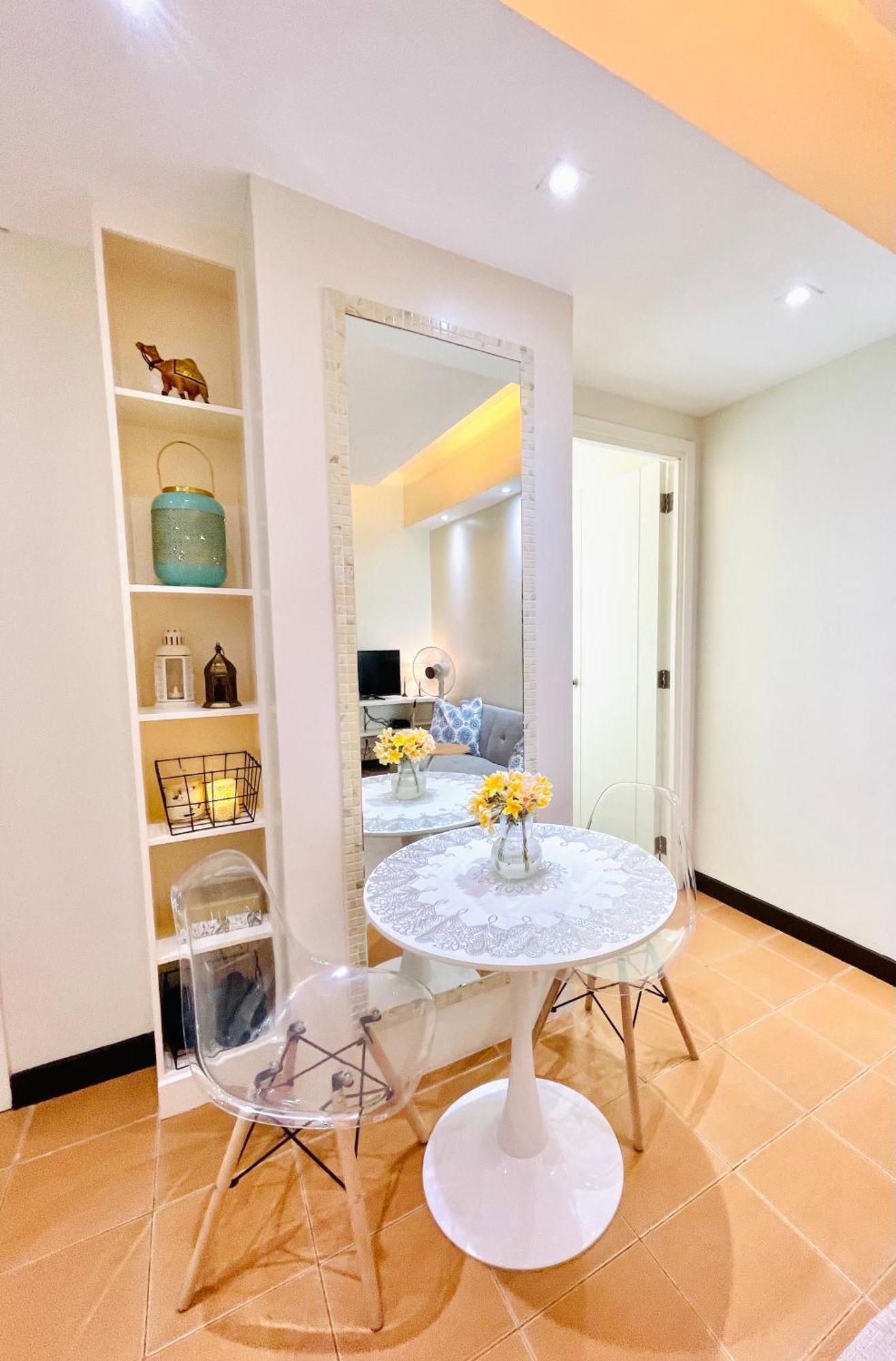 Hayahay Vacay Apartment Manila