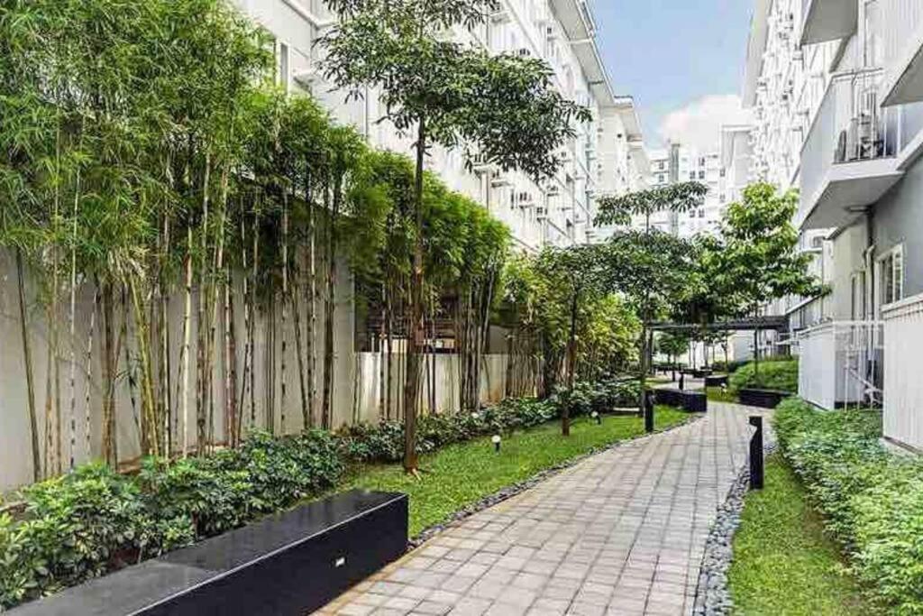 Chic Contemporary Haven In Quezon