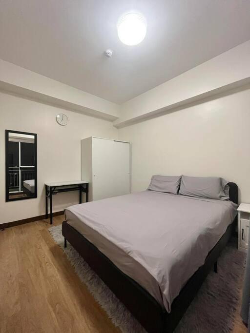 Apartment No Frills Infina Towers 2br Staycation Quezon Manila