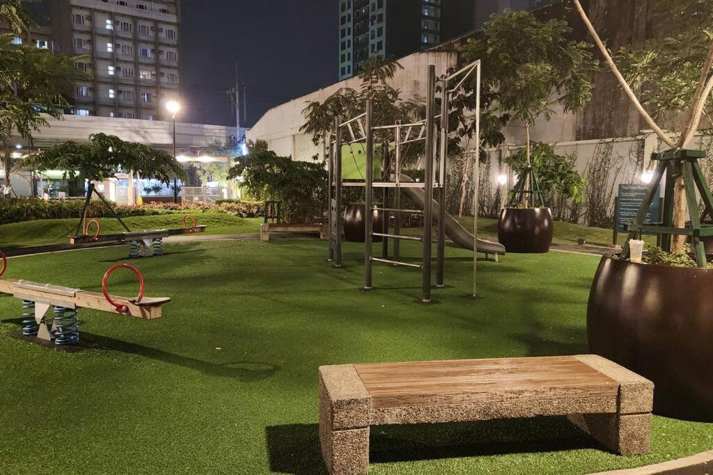 No Frills Infina Towers 2br Staycation Quezon