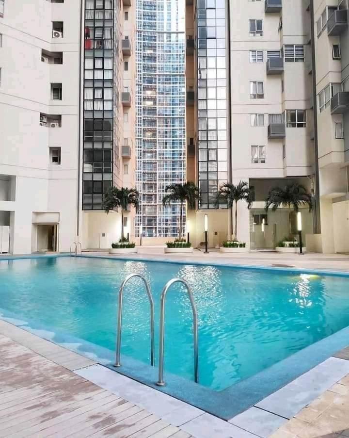 Victoria Affordable Loftstyle 2br Apartment Manila
