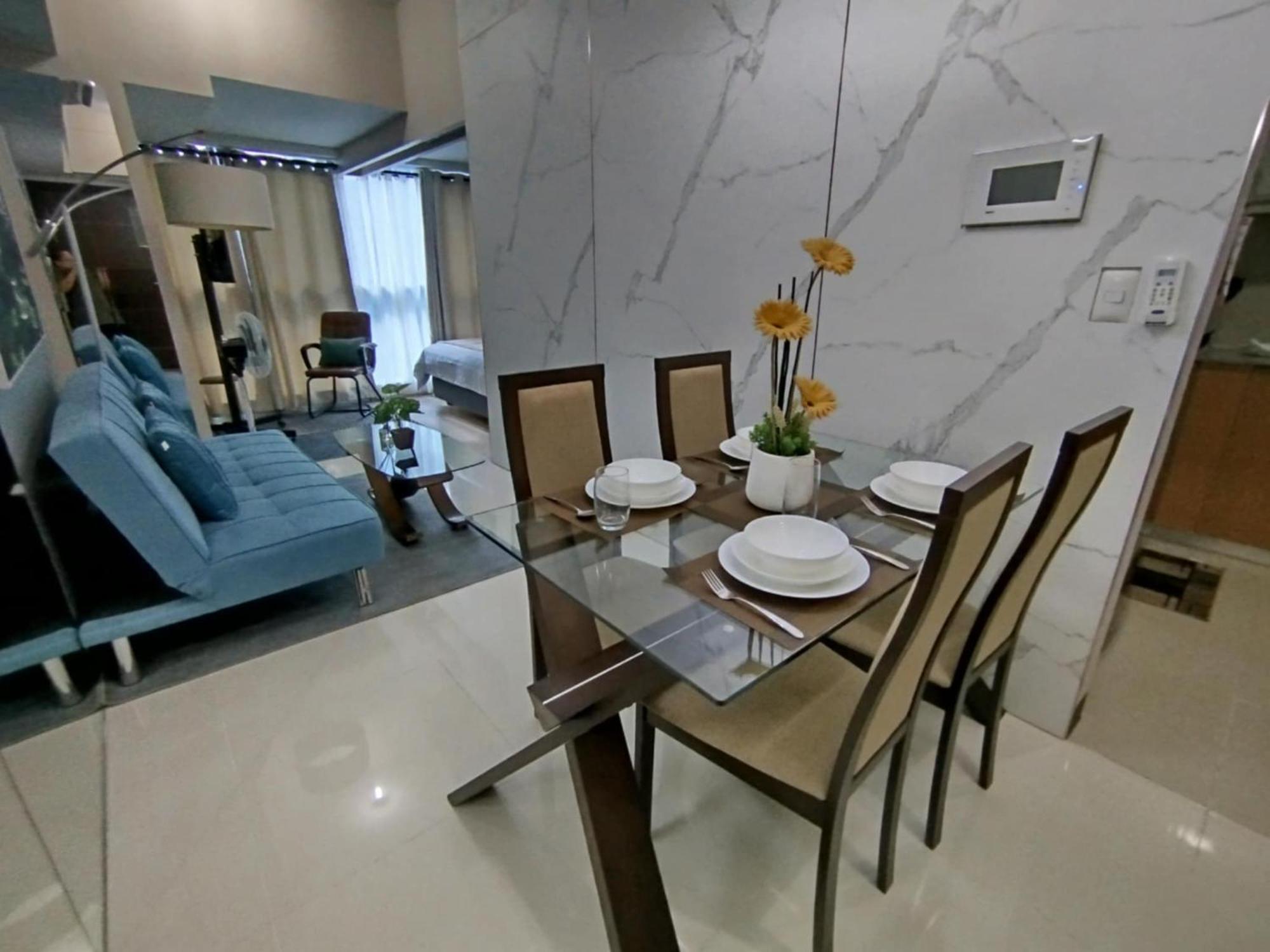 Cozy 1br Uptown Parksuites Tower1 Bgc *