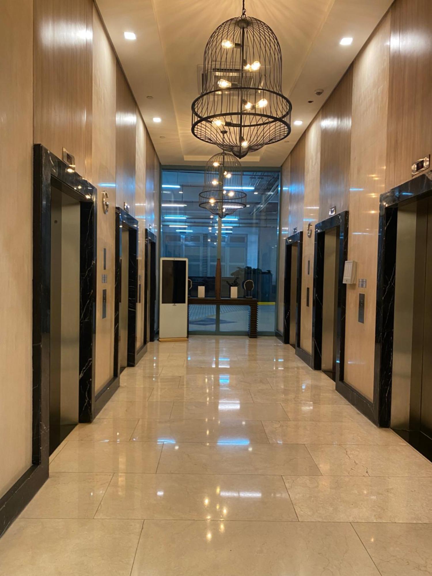 1 Bedroom Uptown Bgc Across Uptown Mall Apartment *