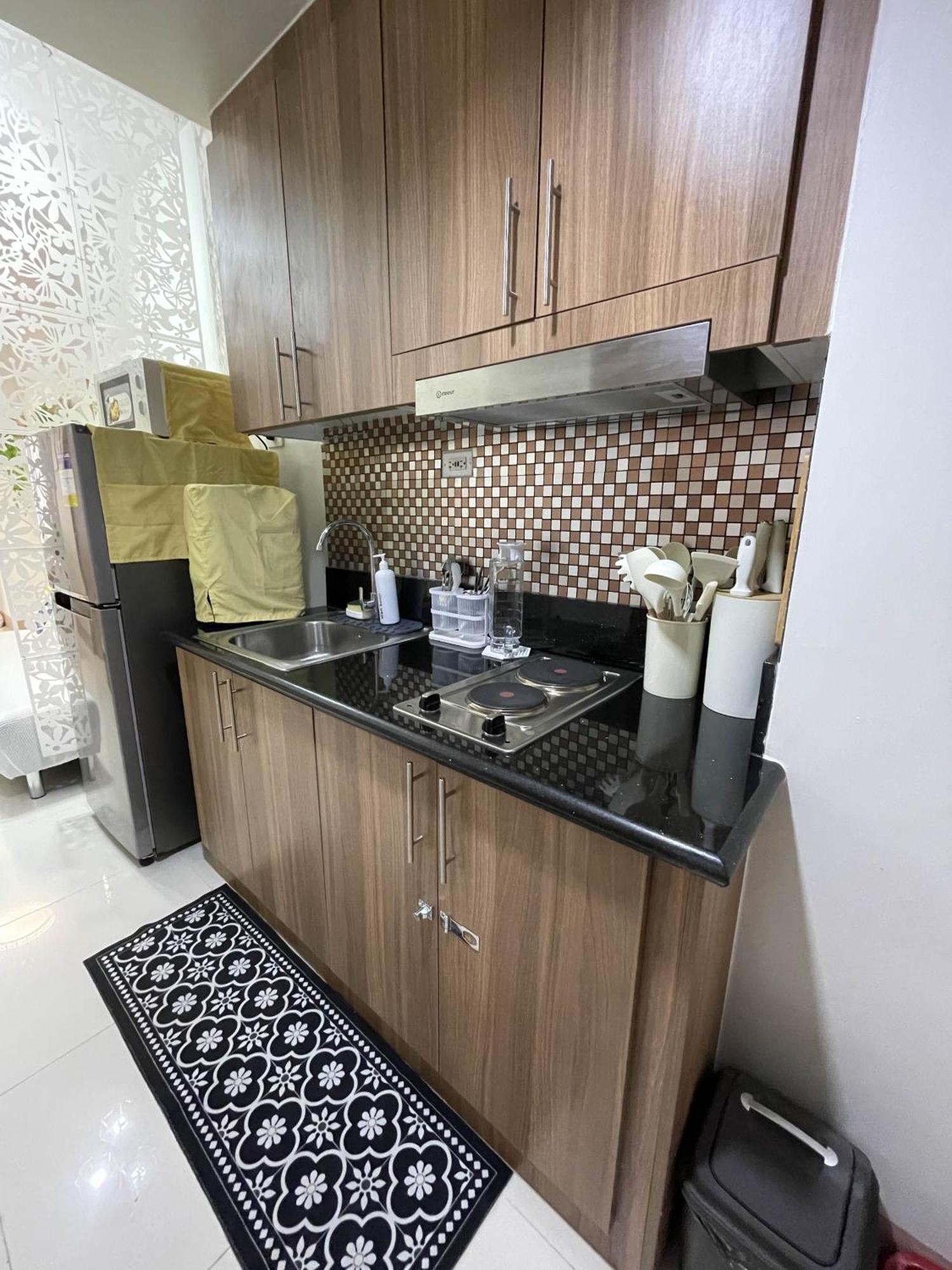 Molly Shore Getaway Unit 1276 Manila