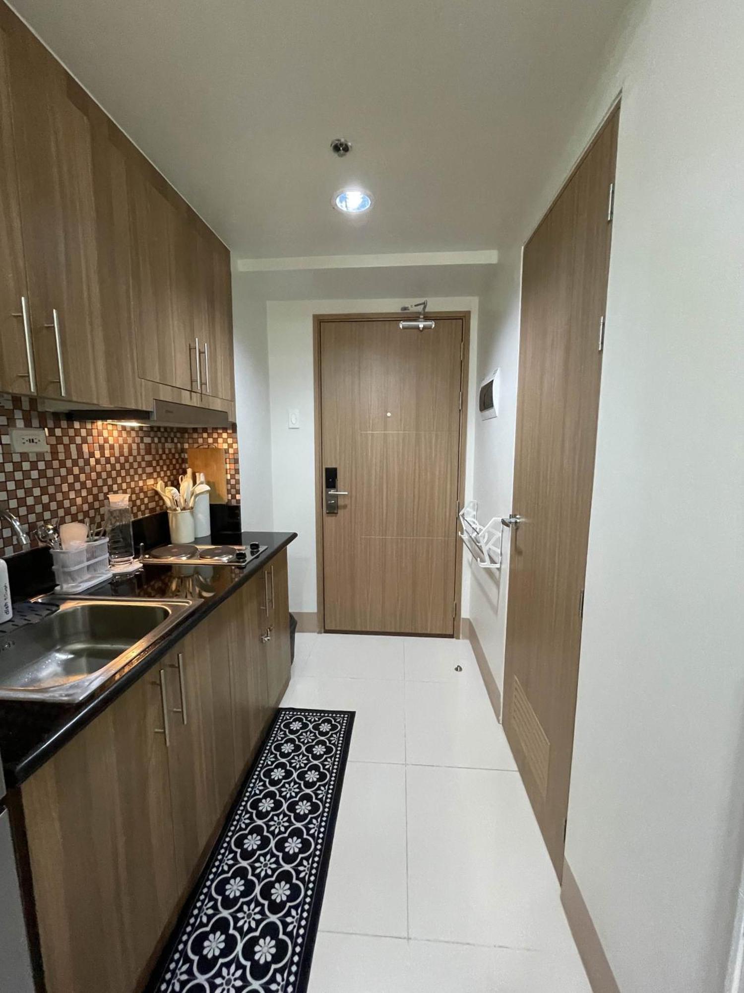 Molly Shore Getaway Unit 1276 * Manila
