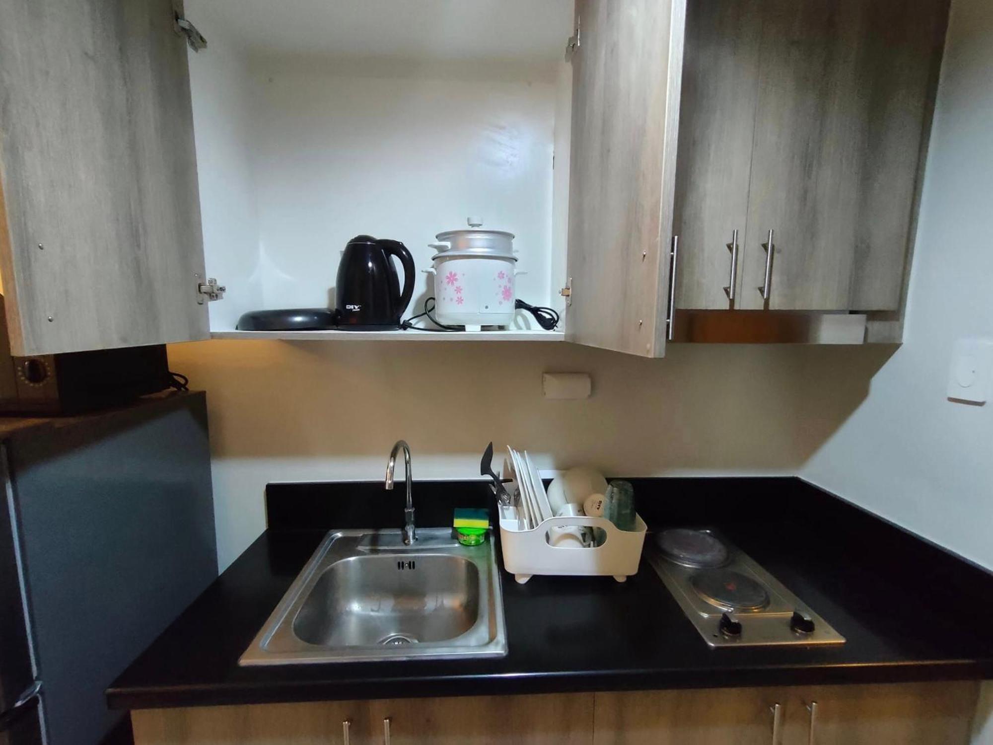 Rosver Hideaway At S Close To Moa A 5 Minutes Walk * Manila