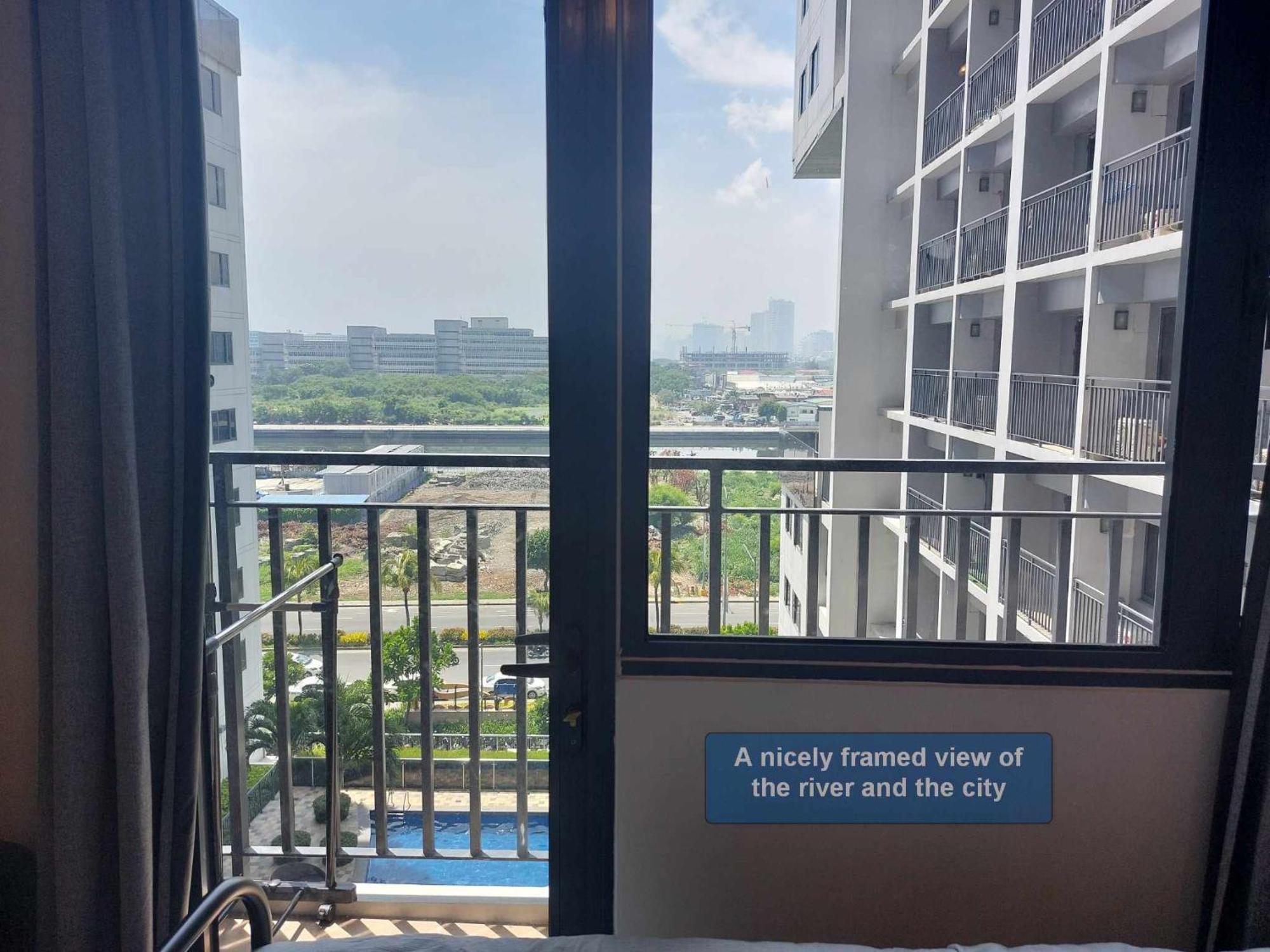 Blue Night Sky At Shore 2 Apartment Manila