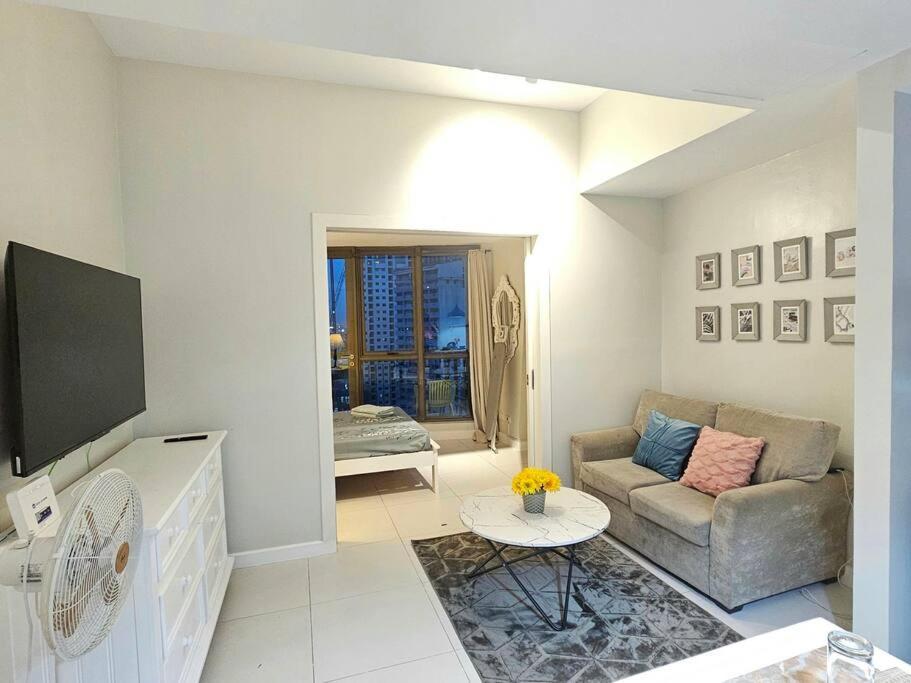Kl Tower Residences In Makati Near Greenbelt, 1 Bedroom 100mbps Wi-fi *
