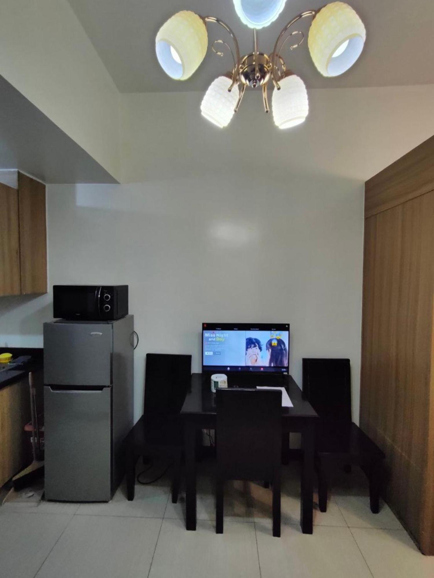 Rosver Hideaway - Close To Moa A 5 Minutes Walk * Manila