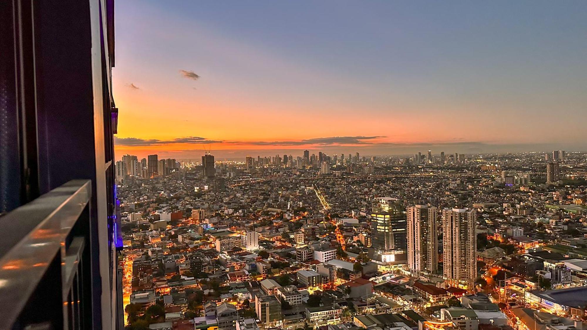 Smdc Air Residences Lights View At 51st Floor * Manila