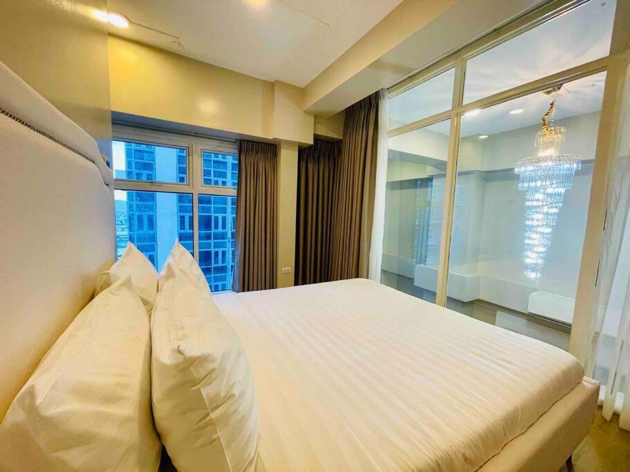 Apartment Luxurious 2-bedroom Loft In Eastwood City, Quezon Modern Comfort & Prime Location