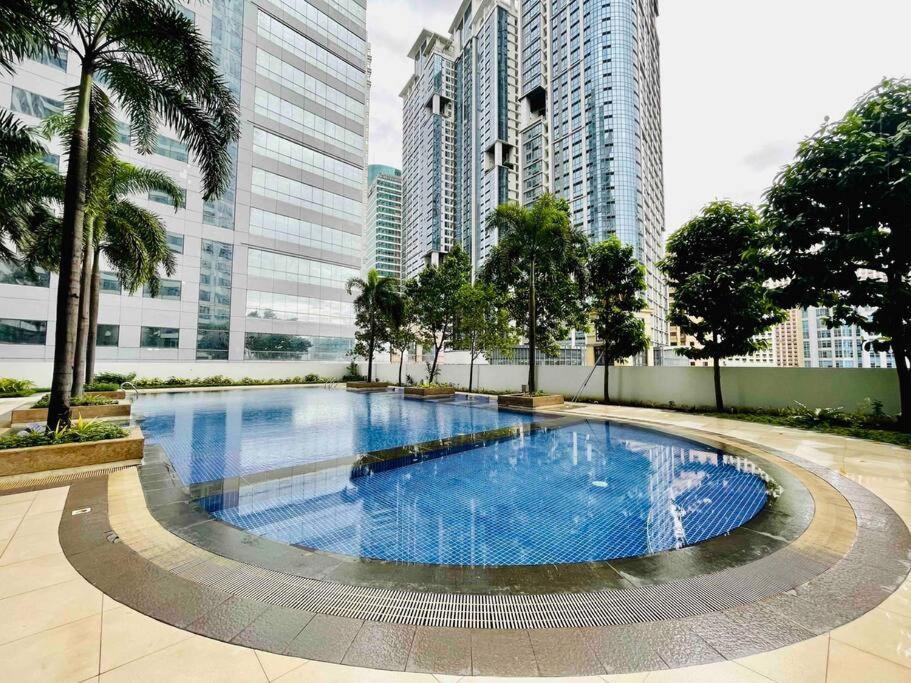 Apartment Luxurious 2-bedroom Loft In Eastwood City, Quezon Modern Comfort & Prime Location