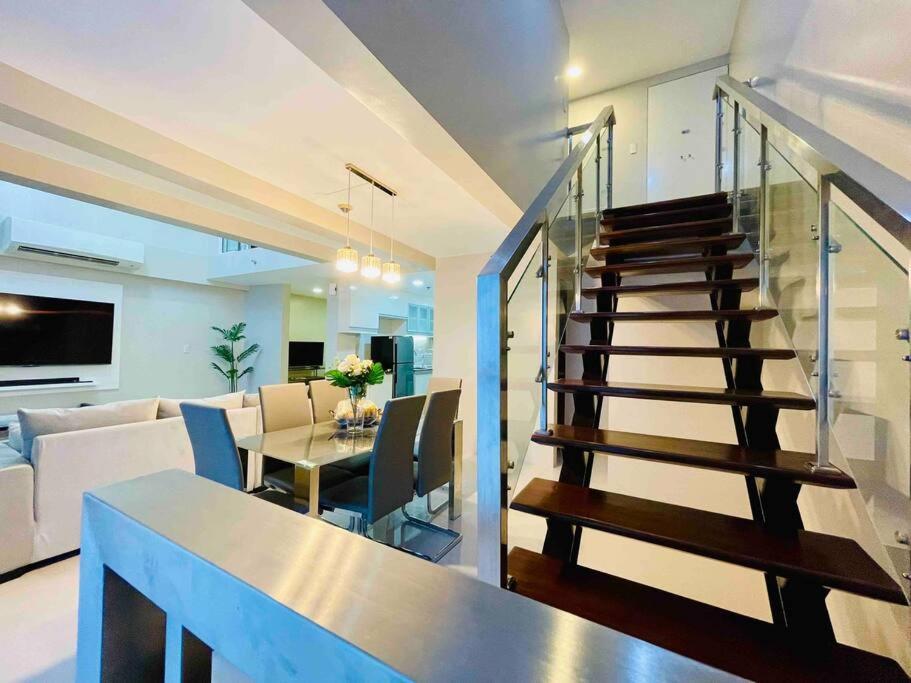 Apartment Luxurious 2-bedroom Loft In Eastwood City, Quezon Modern Comfort & Prime Location *