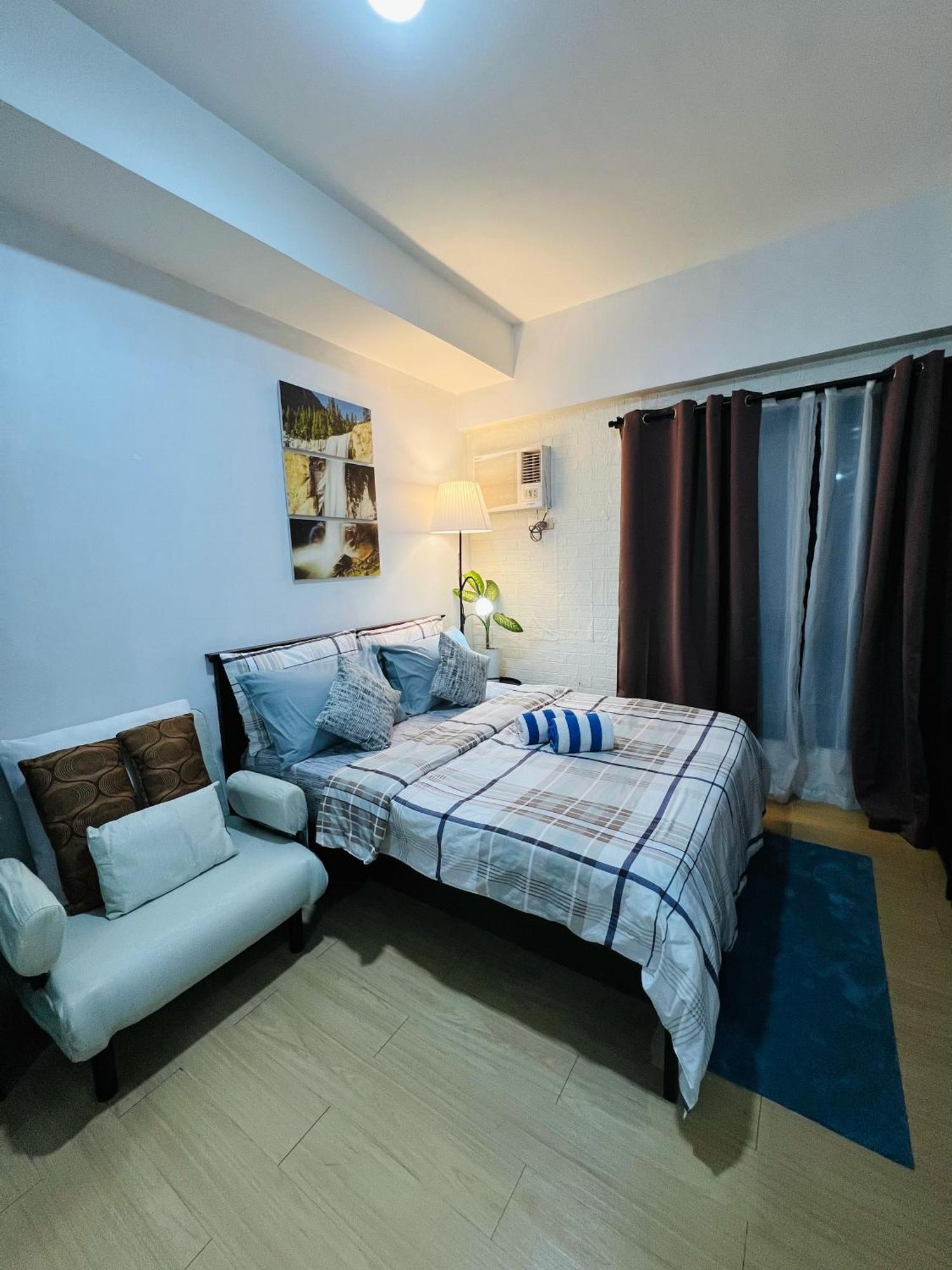 Vinia Infinity 2 Near Malls With Wifi Netflix And Karaoke * Manila