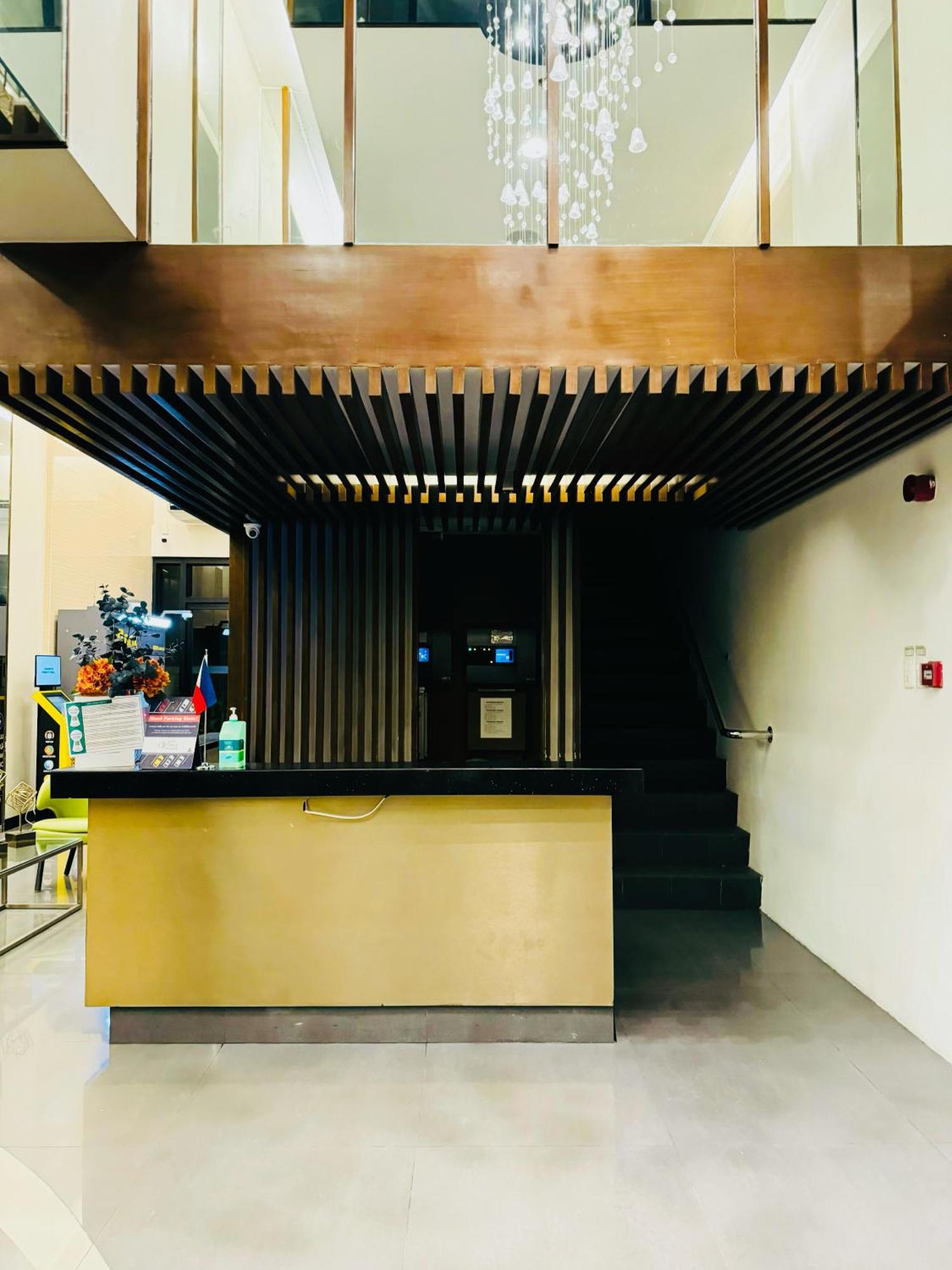 Vinia Infinity 2 Near Malls With Wifi Netflix And Karaoke Manila