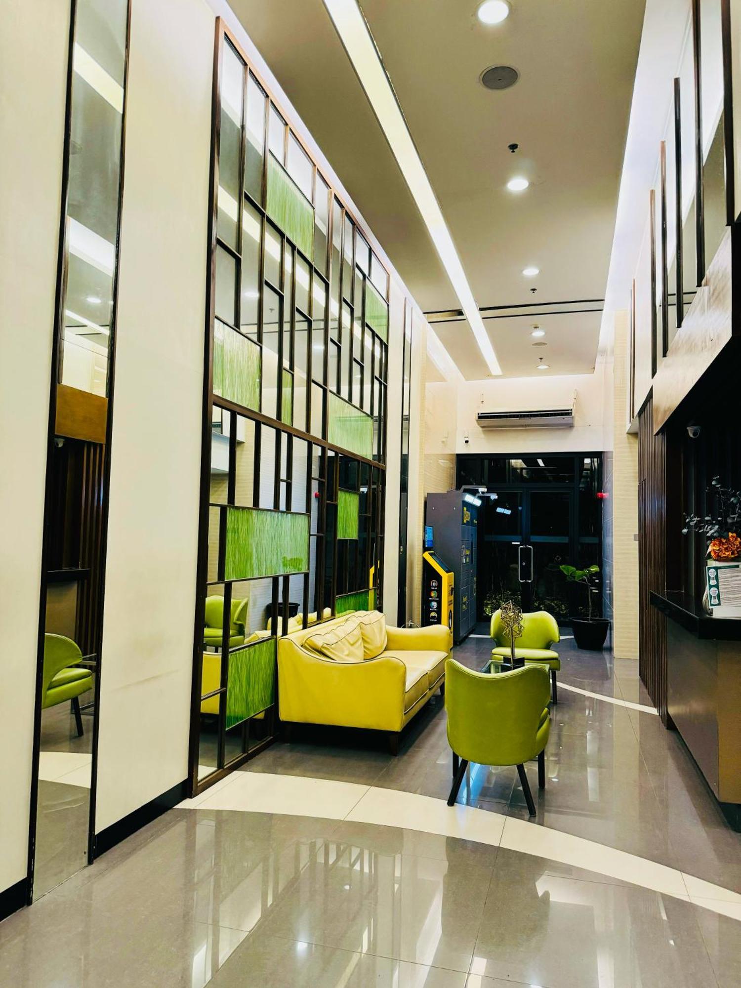 Vinia Infinity 2 Near Malls With Wifi Netflix And Karaoke Apartment
