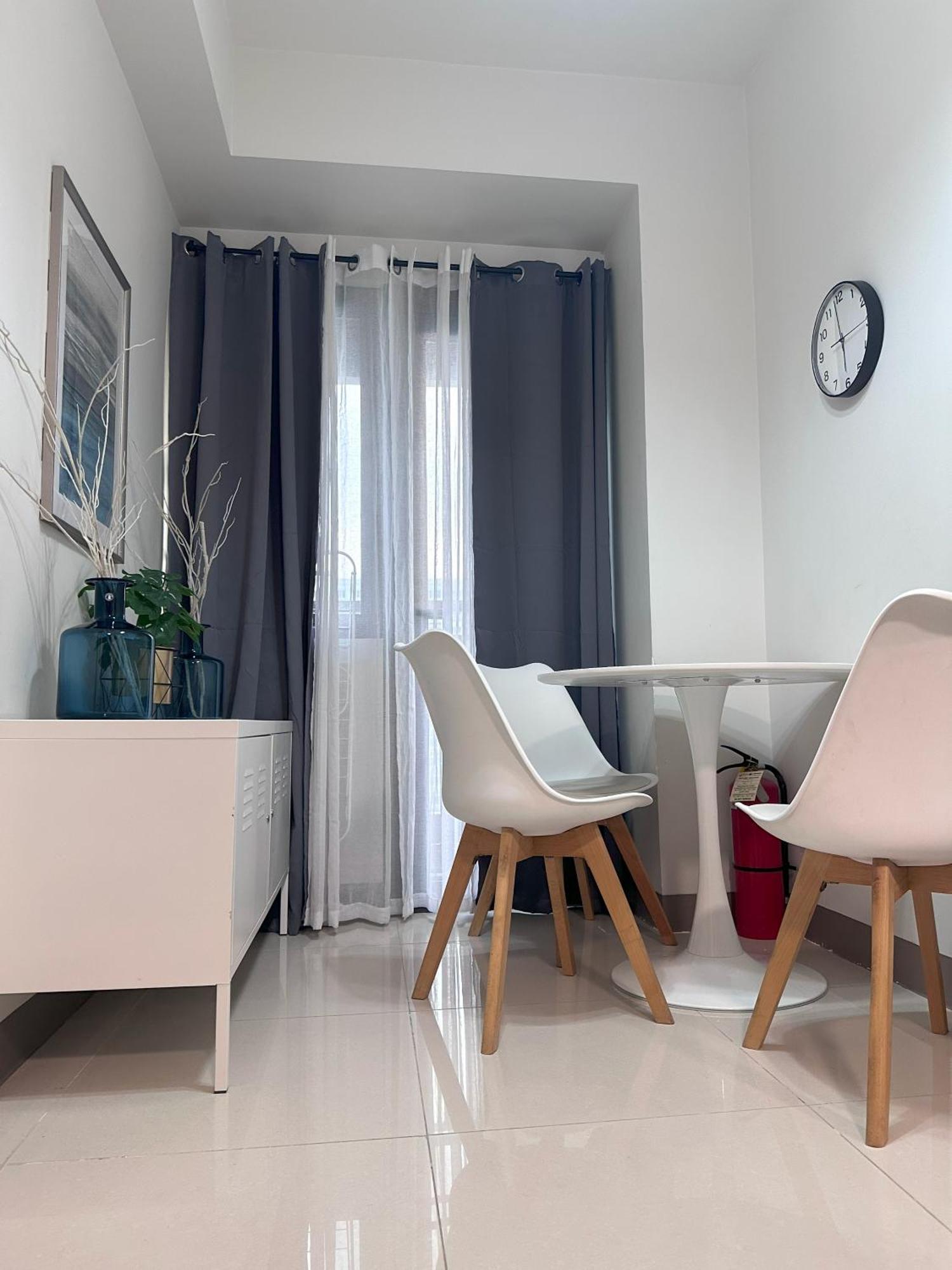 Hygge @ Moa Complex Near Naia, Ccp , Dfa Apartment Manila