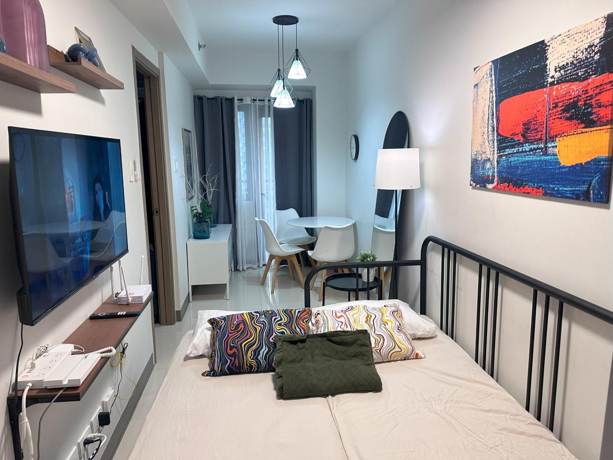 Hygge @ Moa Complex Near Naia, Ccp , Dfa Apartment *