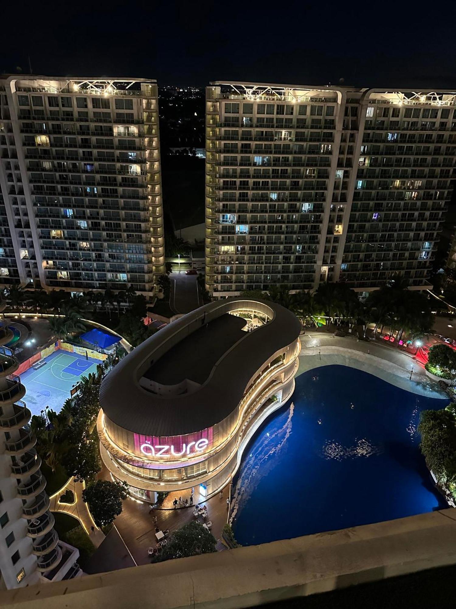 Azure Urban - Modern Gaming Staycation Manila