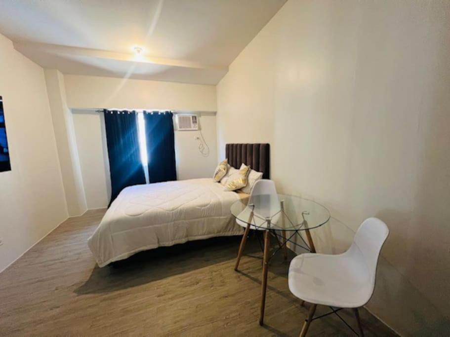 Brand New! Minimalist Space *