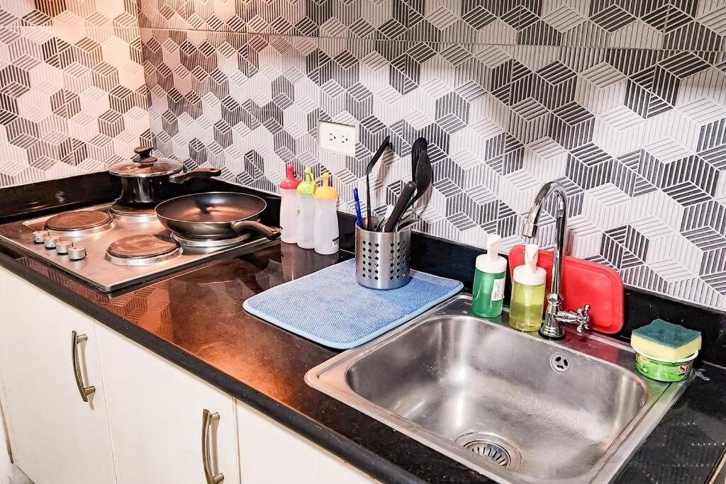 Homey 2br 3 In Makati Apartment Manila