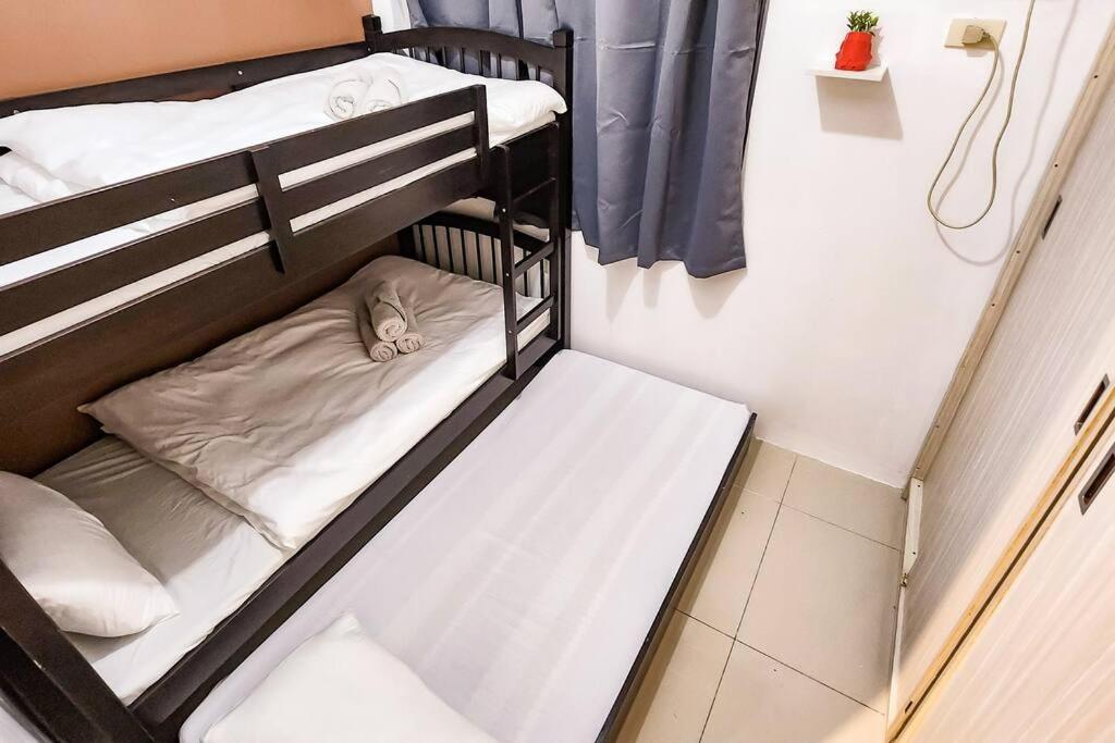 Apartment Starwars Vibe 2br In Makati With Electronic Dart