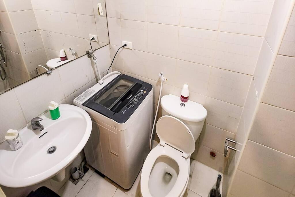 Starwars Vibe 2br In Makati With Electronic Dart *