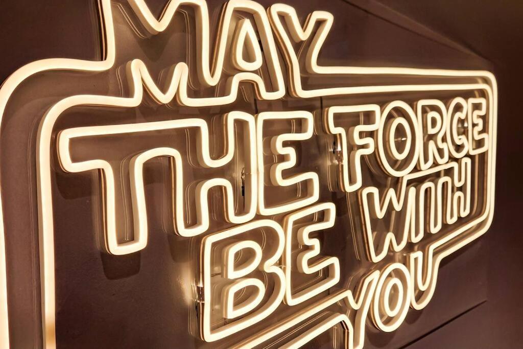 Starwars Vibe 2br In Makati With Electronic Dart Apartment *