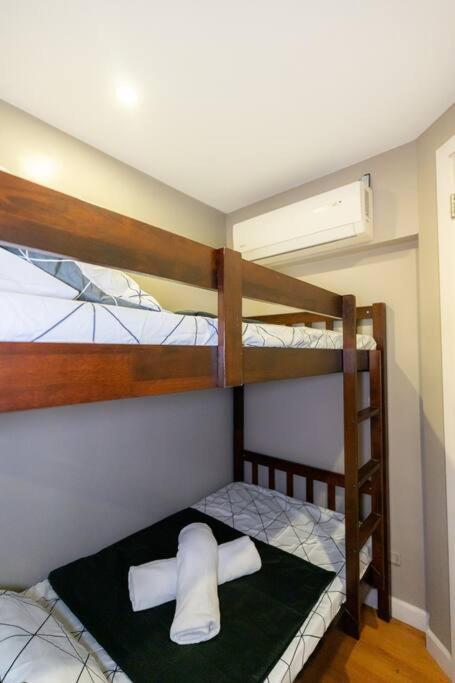 A2j Luxury Cinema 3br Loft Bgc Near High Street