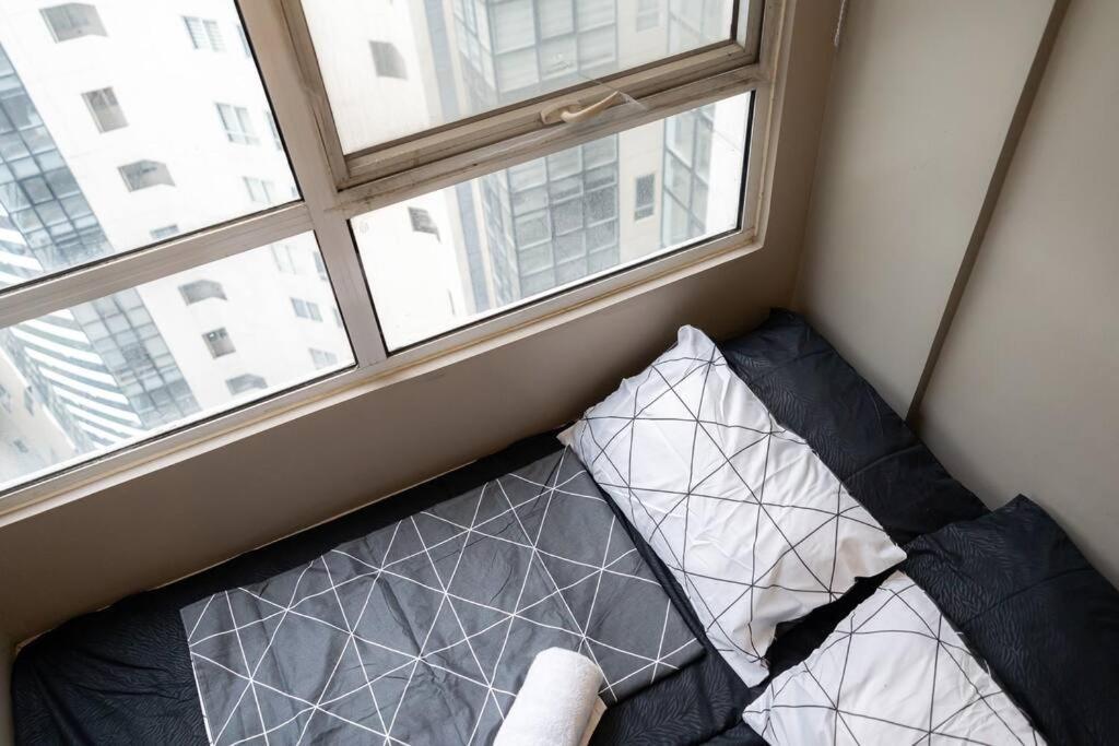A2j Luxury Cinema 3br Loft Bgc Near High Street Apartment