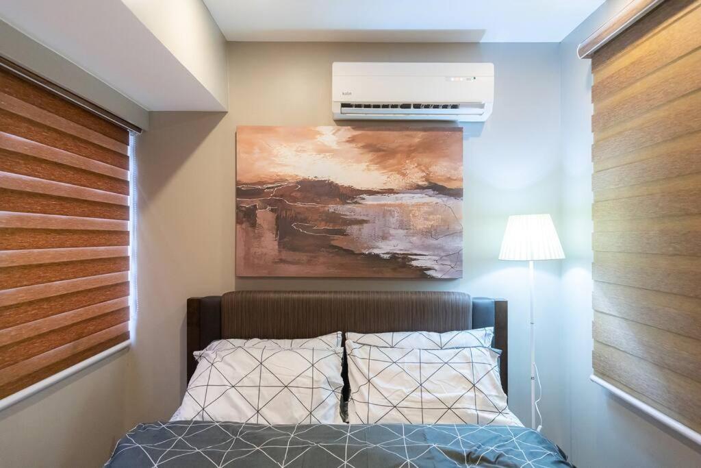 A2j Luxury Cinema 3br Loft Bgc Near High Street